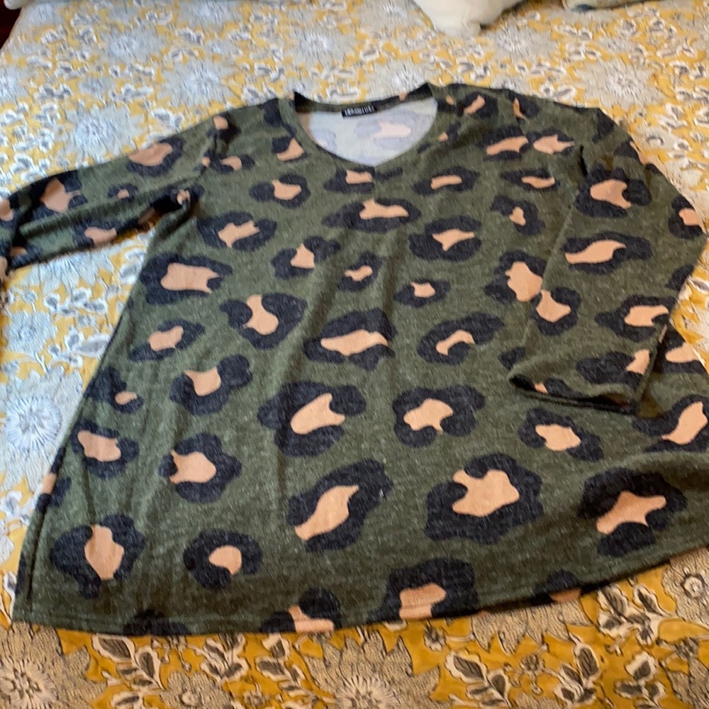 Heimish v neck leopard print sweater tunic style Jul2913